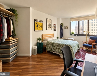 1420 Locust Street - Photo Thumbnail 10