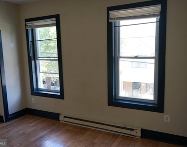 2032 W Berks Street - Photo Thumbnail 3