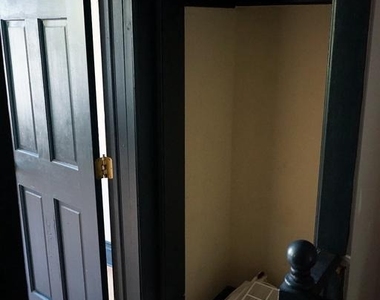 2032 W Berks Street - Photo Thumbnail 14