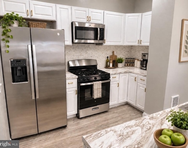 5031 Walnut Street - Photo Thumbnail 4