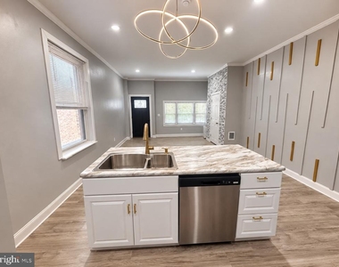 5031 Walnut Street - Photo Thumbnail 3