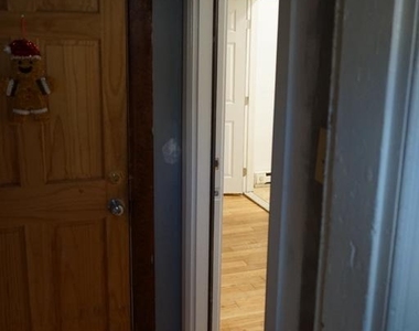 2032 W Berks Street - Photo Thumbnail 2