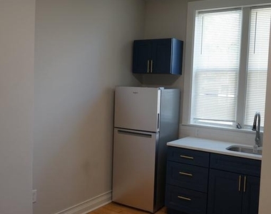 2032 W Berks Street - Photo Thumbnail 4