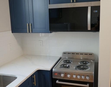 2032 W Berks Street - Photo Thumbnail 8