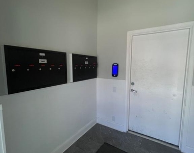 59 E High Street - Photo Thumbnail 12