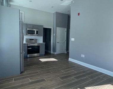 59 E High Street - Photo Thumbnail 5