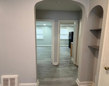 1320 W Nedro Avenue - Photo Thumbnail 2