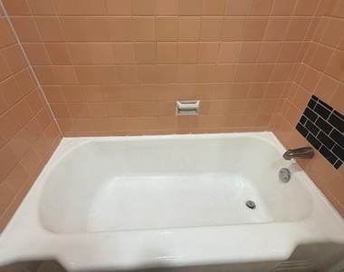 1320 W Nedro Avenue - Photo Thumbnail 7