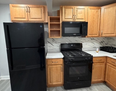 1320 W Nedro Avenue - Photo Thumbnail 5