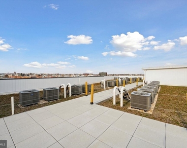 1221 E Fletcher Street - Photo Thumbnail 14