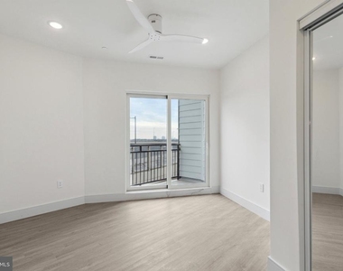 1221 E Fletcher Street - Photo Thumbnail 15