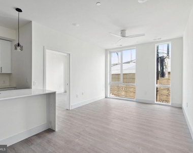 1221 E Fletcher Street - Photo Thumbnail 33