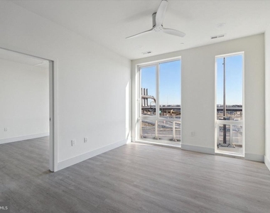 1221 E Fletcher Street - Photo Thumbnail 29