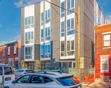 1221 E Fletcher Street - Photo Thumbnail 6