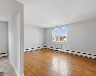 5907 Houghton Street - Photo Thumbnail 3