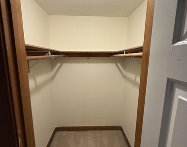 3517 Ivy Commons Drive - Photo Thumbnail 6