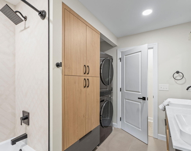 1101 Brenda Court - Photo Thumbnail 10