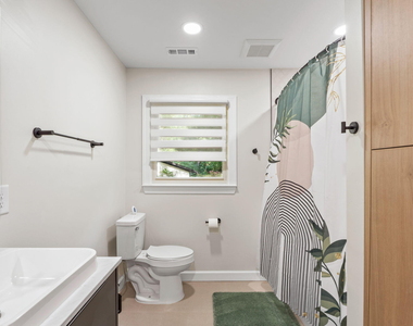 1101 Brenda Court - Photo Thumbnail 9