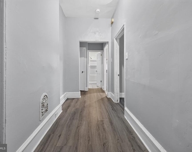 413 N Redfield Street - Photo Thumbnail 4