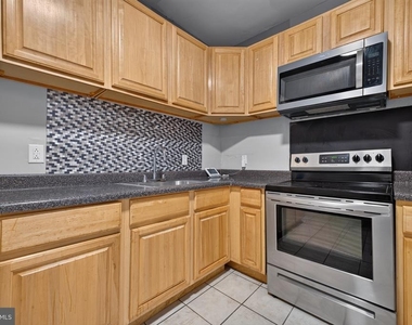413 N Redfield Street - Photo Thumbnail 11