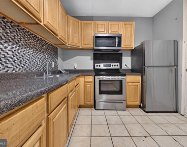 413 N Redfield Street - Photo Thumbnail 10