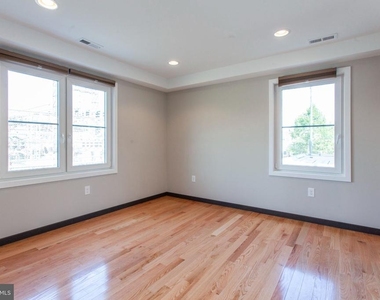 2553 Montrose Street - Photo Thumbnail 1