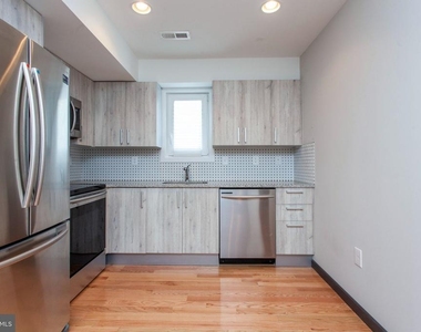 2553 Montrose Street - Photo Thumbnail 4