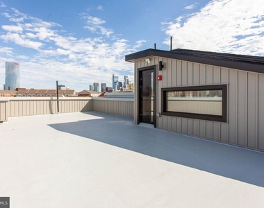 2553 Montrose Street - Photo Thumbnail 12