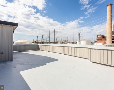 2553 Montrose Street - Photo Thumbnail 15