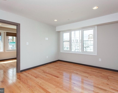 2553 Montrose Street - Photo Thumbnail 8