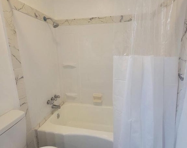 214 Buckingham Place - Photo Thumbnail 13