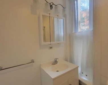 214 Buckingham Place - Photo Thumbnail 12
