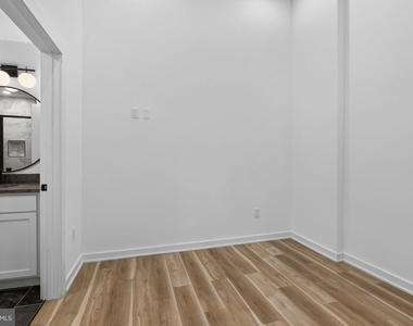 1415 Locust Street - Photo Thumbnail 11