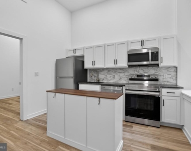 1415 Locust Street - Photo Thumbnail 7