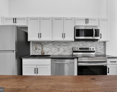 1415 Locust Street - Photo Thumbnail 9