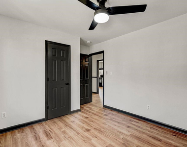 928 S Willhaven Drive - Photo Thumbnail 21