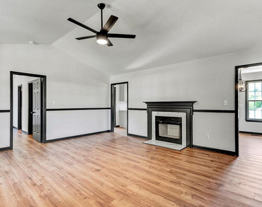 928 S Willhaven Drive - Photo Thumbnail 4