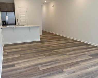 10521 Brookside Reserve Road - Photo Thumbnail 4