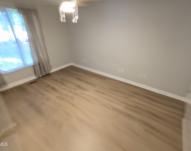 210 W Cornwallis Road - Photo Thumbnail 11