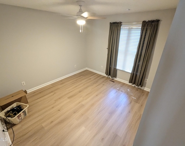 210 W Cornwallis Road - Photo Thumbnail 20