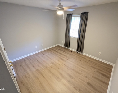 210 W Cornwallis Road - Photo Thumbnail 15