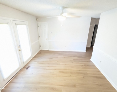 210 W Cornwallis Road - Photo Thumbnail 8