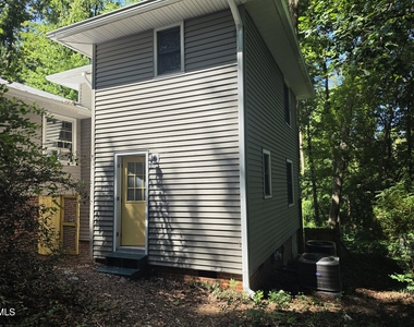 1102 E Franklin Street - Photo Thumbnail 2
