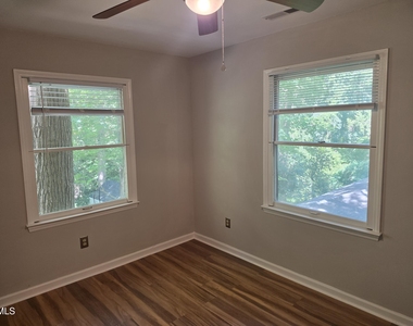 1102 E Franklin Street - Photo Thumbnail 13
