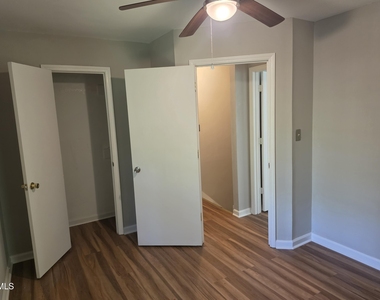 1102 E Franklin Street - Photo Thumbnail 11