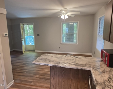 1102 E Franklin Street - Photo Thumbnail 5