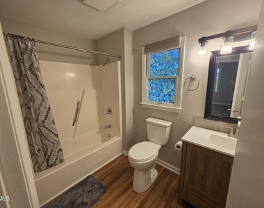 1102 E Franklin Street - Photo Thumbnail 16