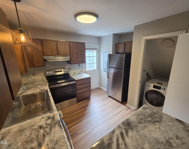 1102 E Franklin Street - Photo Thumbnail 21