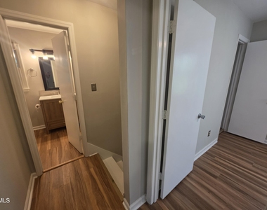 1102 E Franklin Street - Photo Thumbnail 20