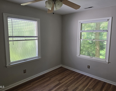 1102 E Franklin Street - Photo Thumbnail 14
